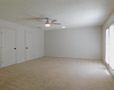 705 Sun Valley Drive - Photo Thumbnail 10