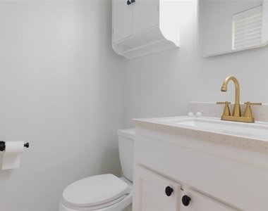 705 Sun Valley Drive - Photo Thumbnail 16