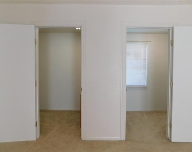 705 Sun Valley Drive - Photo Thumbnail 11
