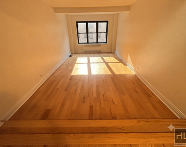 East 56 Street - Photo Thumbnail 1