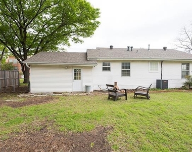815 E 16th Street - Photo Thumbnail 21