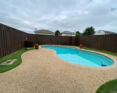 1011 Michelson Lane - Photo Thumbnail 14