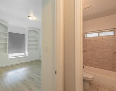 3903 Plum Vista Place - Photo Thumbnail 13