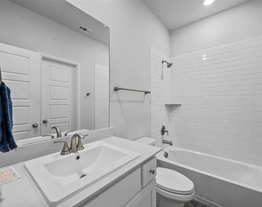 2210 Balboa Drive - Photo Thumbnail 18