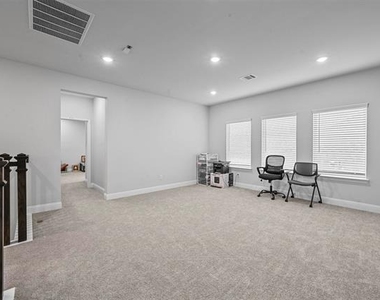 2210 Balboa Drive - Photo Thumbnail 20
