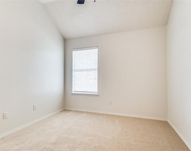 7046 Saint Augustine Drive - Photo Thumbnail 17