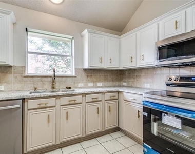 7046 Saint Augustine Drive - Photo Thumbnail 10