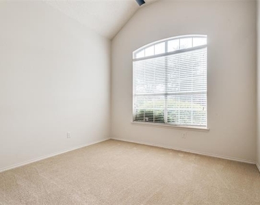 7046 Saint Augustine Drive - Photo Thumbnail 18