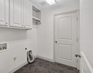 5709 Main Street - Photo Thumbnail 20