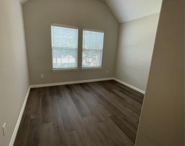 2813 Mesquite Avenue - Photo Thumbnail 6