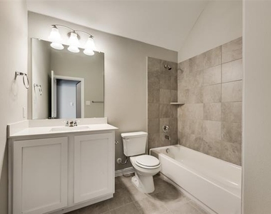 2813 Mesquite Avenue - Photo Thumbnail 4