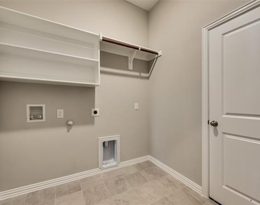 2813 Mesquite Avenue - Photo Thumbnail 7