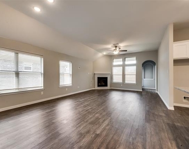 2813 Mesquite Avenue - Photo Thumbnail 10