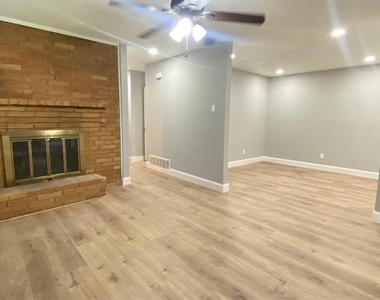 7404 Walling Lane - Photo Thumbnail 11