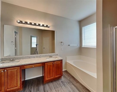 4117 Chelan Court - Photo Thumbnail 8