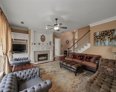 1335 Bradford Drive - Photo Thumbnail 6