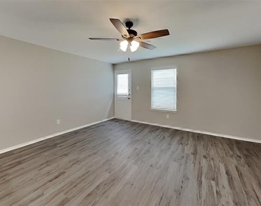 5620 Talons Crest Circle - Photo Thumbnail 1