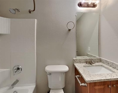 5620 Talons Crest Circle - Photo Thumbnail 15