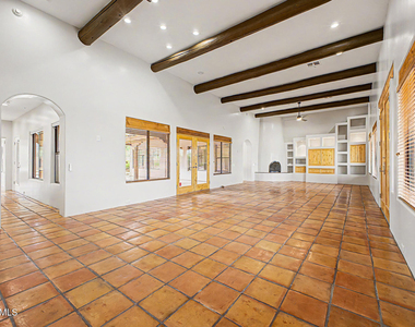 9202 E Rimrock Drive - Photo Thumbnail 4