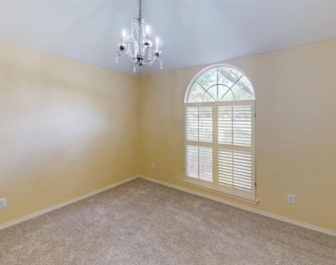 5603 Stonehenge Drive - Photo Thumbnail 13