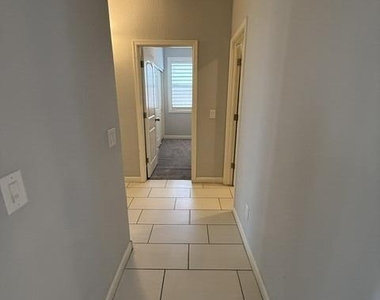 1707 N Hillcrest -- - Photo Thumbnail 9