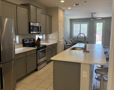 1707 N Hillcrest -- - Photo Thumbnail 2