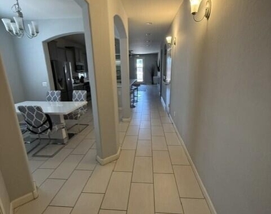 1707 N Hillcrest -- - Photo Thumbnail 4