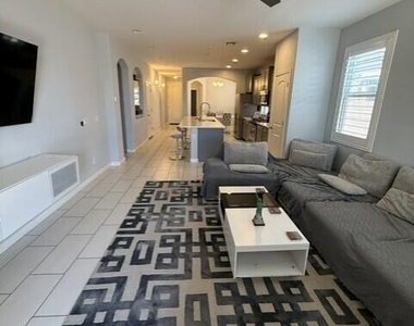 1707 N Hillcrest -- - Photo Thumbnail 8
