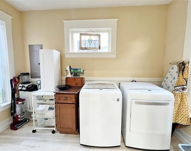 828 W 8th Street - Photo Thumbnail 13