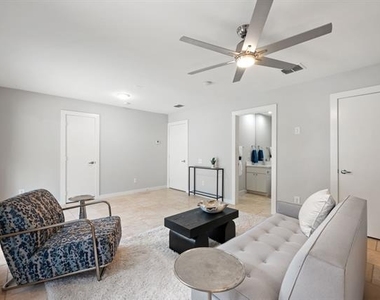 4213 Dickason Avenue - Photo Thumbnail 6