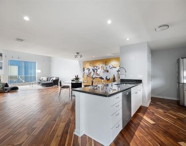 4213 Dickason Avenue - Photo Thumbnail 13