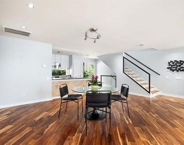 4213 Dickason Avenue - Photo Thumbnail 10