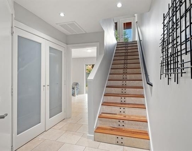4213 Dickason Avenue - Photo Thumbnail 3