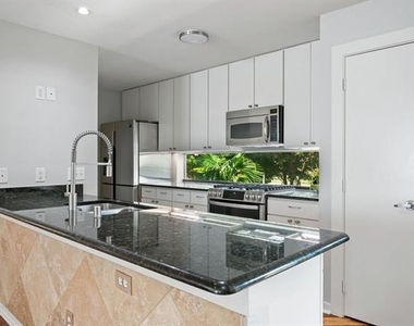 4213 Dickason Avenue - Photo Thumbnail 12