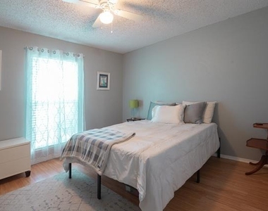 1903 Spies Springs Court - Photo Thumbnail 21