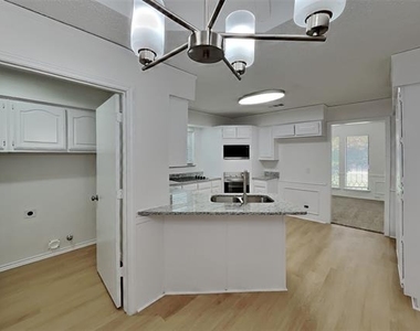 3213 Sugarbush Drive - Photo Thumbnail 3