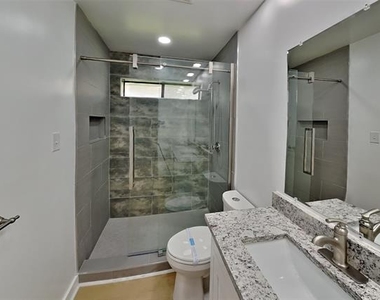 3213 Sugarbush Drive - Photo Thumbnail 17