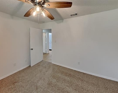 3213 Sugarbush Drive - Photo Thumbnail 14