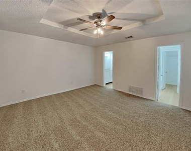 3213 Sugarbush Drive - Photo Thumbnail 9