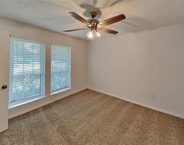 3213 Sugarbush Drive - Photo Thumbnail 15