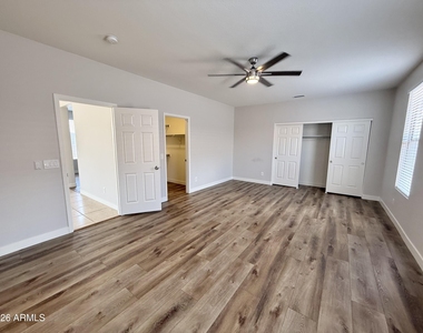 6558 W Townley Avenue - Photo Thumbnail 25