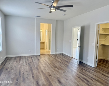6558 W Townley Avenue - Photo Thumbnail 29