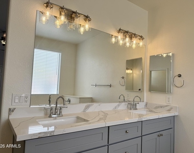 6558 W Townley Avenue - Photo Thumbnail 35