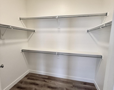6558 W Townley Avenue - Photo Thumbnail 26