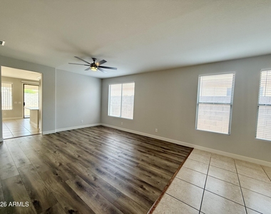 6558 W Townley Avenue - Photo Thumbnail 5