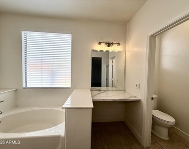 6558 W Townley Avenue - Photo Thumbnail 31