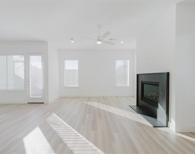 11661 Liberty Commons Court - Photo Thumbnail 7