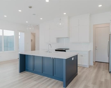 11661 Liberty Commons Court - Photo Thumbnail 12