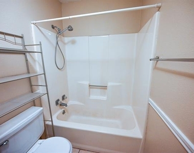209 Brook Circle - Photo Thumbnail 13