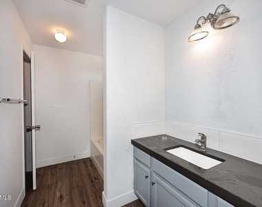 6222 W Warner Street - Photo Thumbnail 17